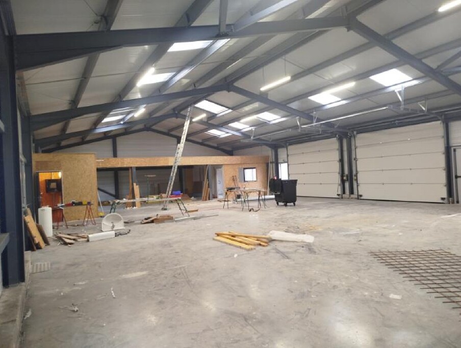 À louer – Local d’activités de 336 m² à Vierzon – Cher (18)