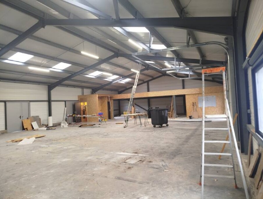 À louer – Local d’activités de 336 m² à Vierzon – Cher (18)