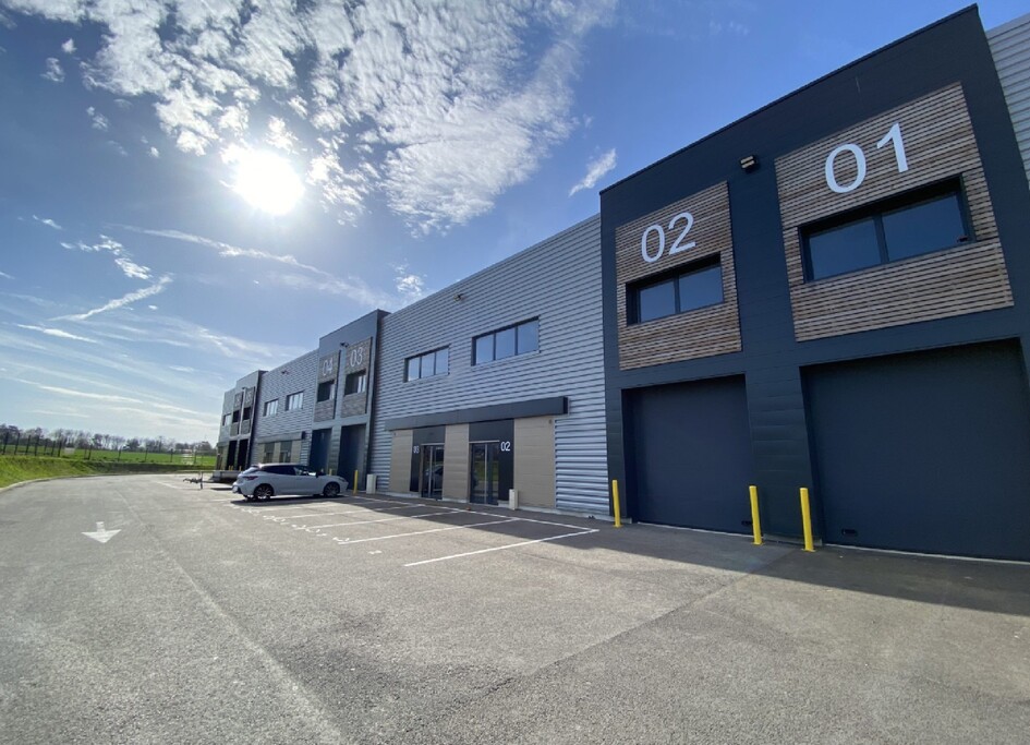 À louer – Locaux d’activités de 232 à 531 m² à Droue-sur-Drouette – Eure-et-Loir (28)