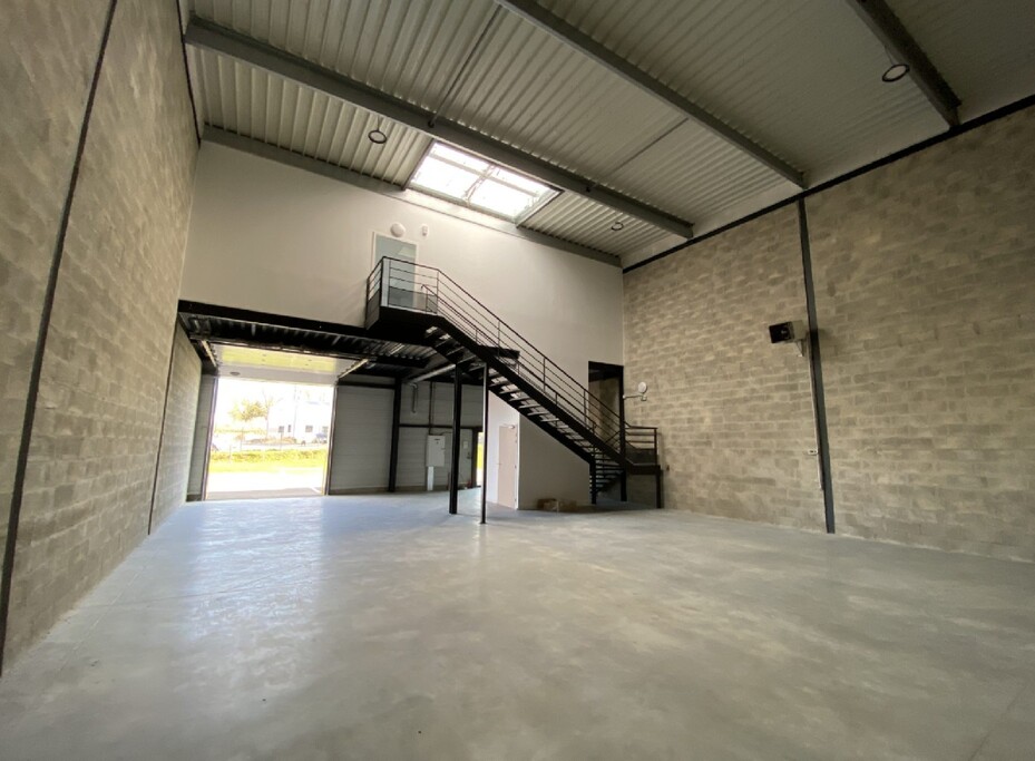 À louer – Locaux d’activités de 232 à 531 m² à Droue-sur-Drouette – Eure-et-Loir (28)