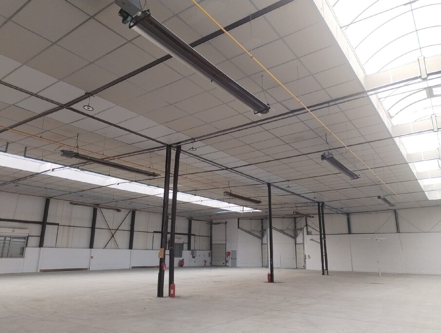 À vendre ou à louer – Entrepôt de 2 368 m² à Montierchaume – Indre (36)