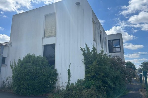 À louer – Local d’activités de 4 000 m² à Saint-Amand-Montrond – Cher (18)