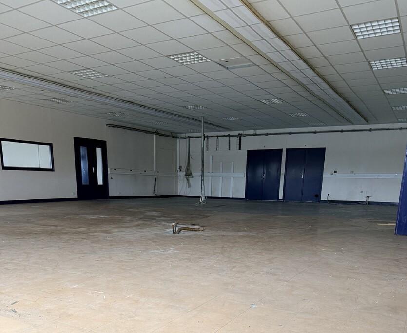 À louer – Local d’activités de 4 000 m² à Saint-Amand-Montrond – Cher (18)