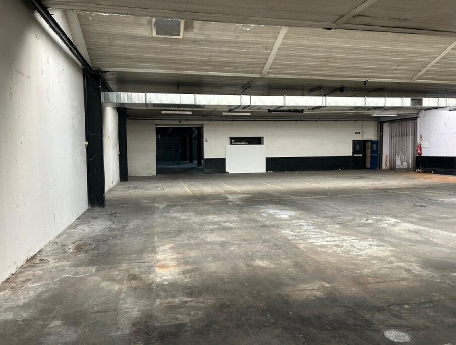 À louer – Local d’activités de 4 000 m² à Saint-Amand-Montrond – Cher (18)