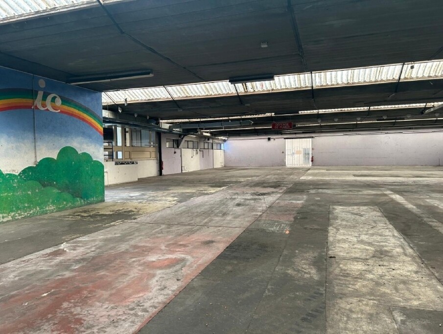 À louer – Local d’activités de 4 000 m² à Saint-Amand-Montrond – Cher (18)