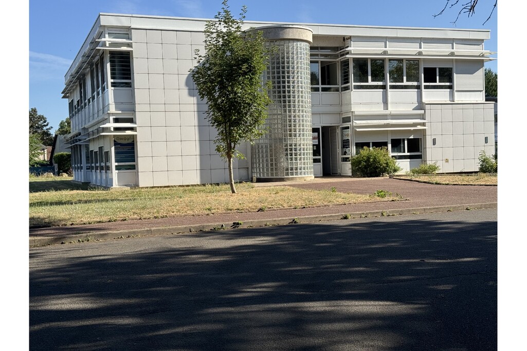 À louer – Bureaux de 300 m² à Bourges – Cher (18)