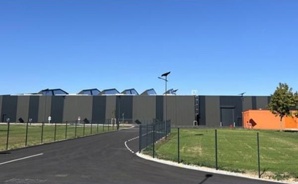 À louer – Bâtiment industriel de 4 913 m² dans le parc d’activités des temps mordernes Futoroscope à Chasseneuil-du-Poitou – Vienne (86)