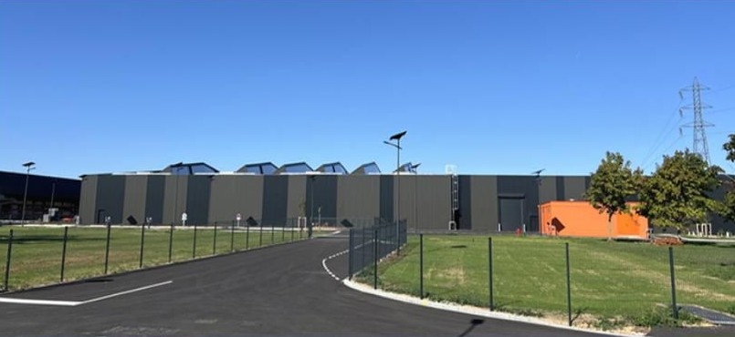 À louer – Bâtiment industriel de 4 913 m² dans le parc d’activités des temps mordernes Futoroscope à Chasseneuil-du-Poitou – Vienne (86)