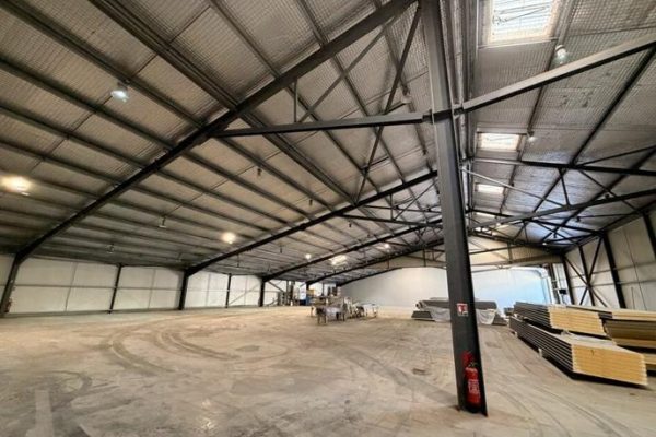 À louer – Entrepôt de 1 680 m² à Cavaillon – Vaucluse (84)