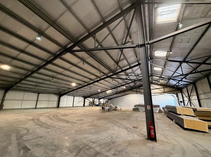 À louer – Entrepôt de 1 680 m² à Cavaillon – Vaucluse (84)