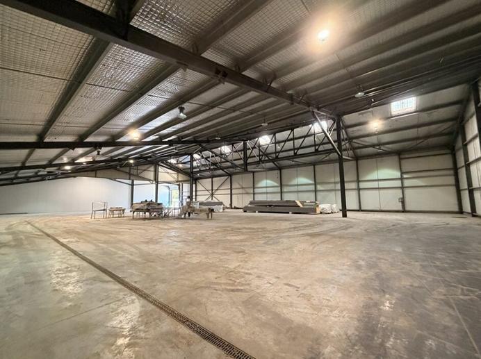 À louer – Entrepôt de 1 680 m² à Cavaillon – Vaucluse (84)