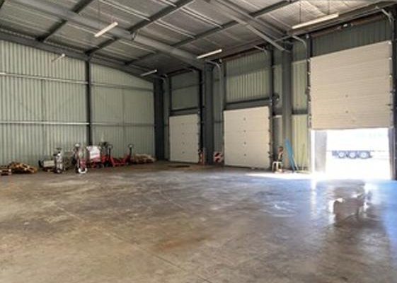 À louer – Local d&rsquo;activités de 500 m² à Cheval-Blanc – Vaucluse (84)