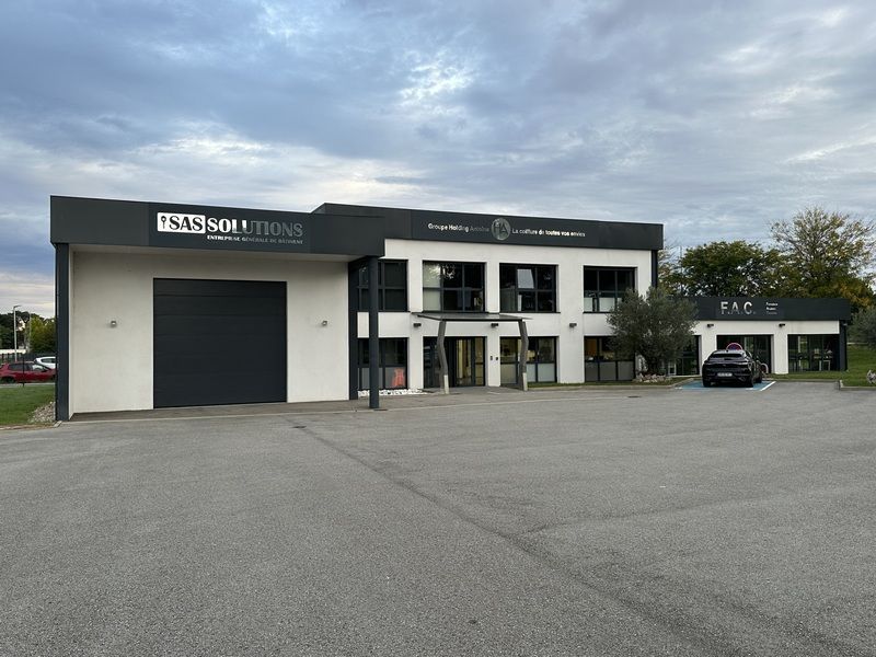 À louer – Local d’activités de 630 m² au sein de la Zone OZE Gabrielat à Pamiers – Ariège (09)