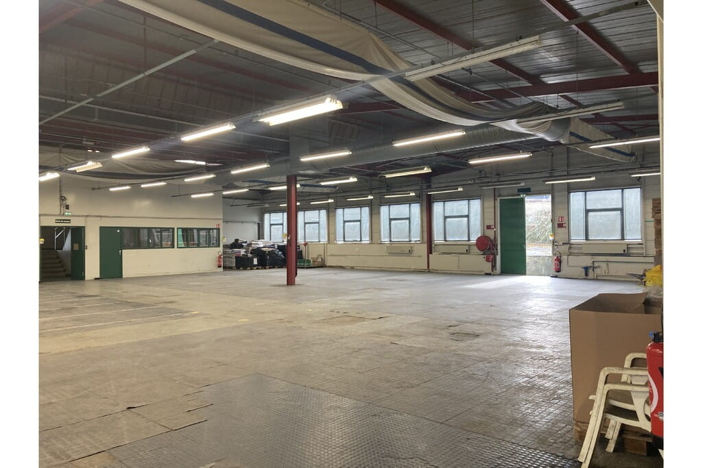 À louer – Entrepôt de 2 700 m² à Issoudun – Indre (36)