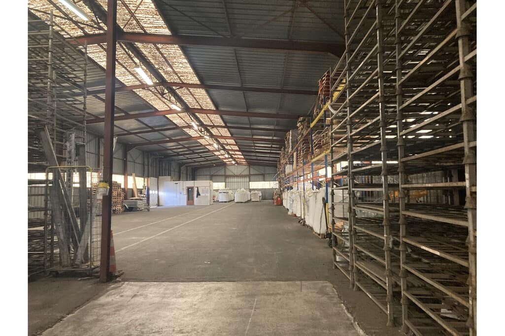 À louer – Entrepôt de 2 700 m² à Issoudun – Indre (36)