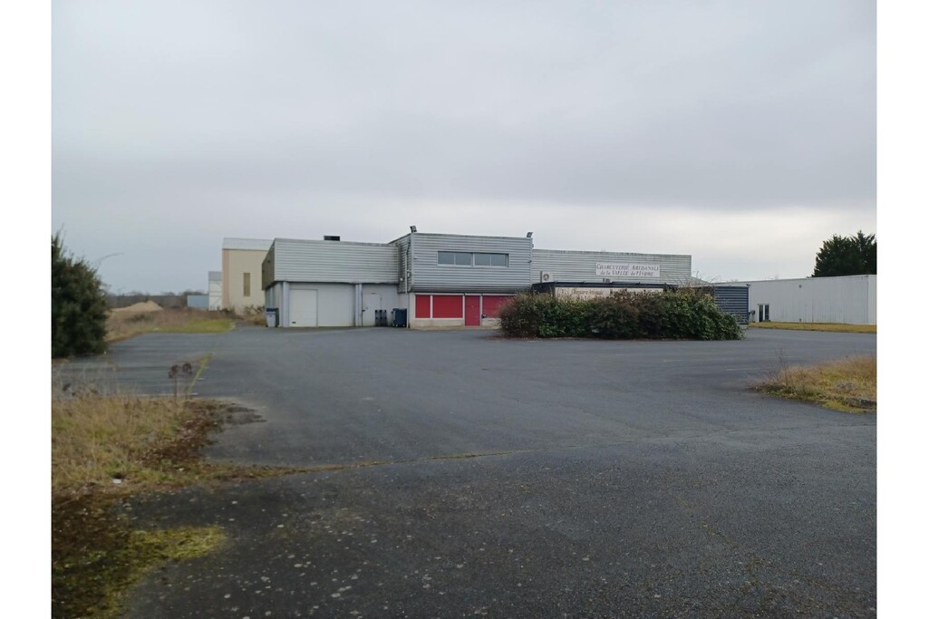 À vendre – Local agroalimentaire de 998 m² à Villedieu-sur-Indre – Indre (36)