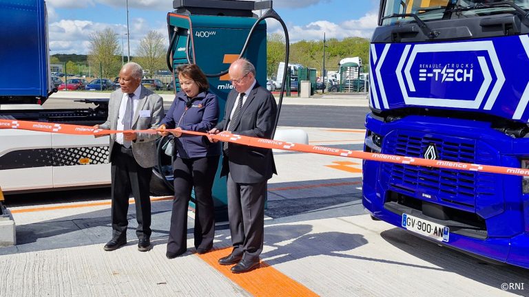 Milence inaugure le premier hub de recharge électrique pour poids lourds, près de Rouen