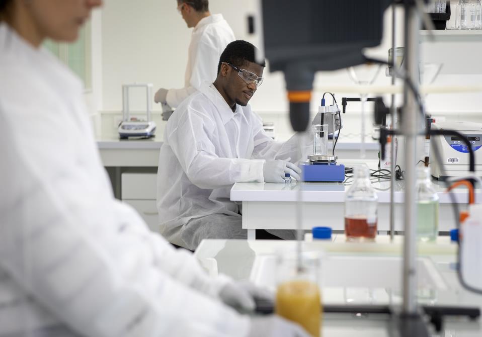 À louer – 300 m² de laboratoires avec box privatifs de 10 m² au sein de Protopia à Evry-Courcouronnes – Essonne (91)
