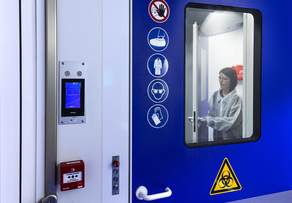 À louer – 300 m² de laboratoires avec box privatifs de 10 m² au sein de Protopia à Evry-Courcouronnes – Essonne (91)