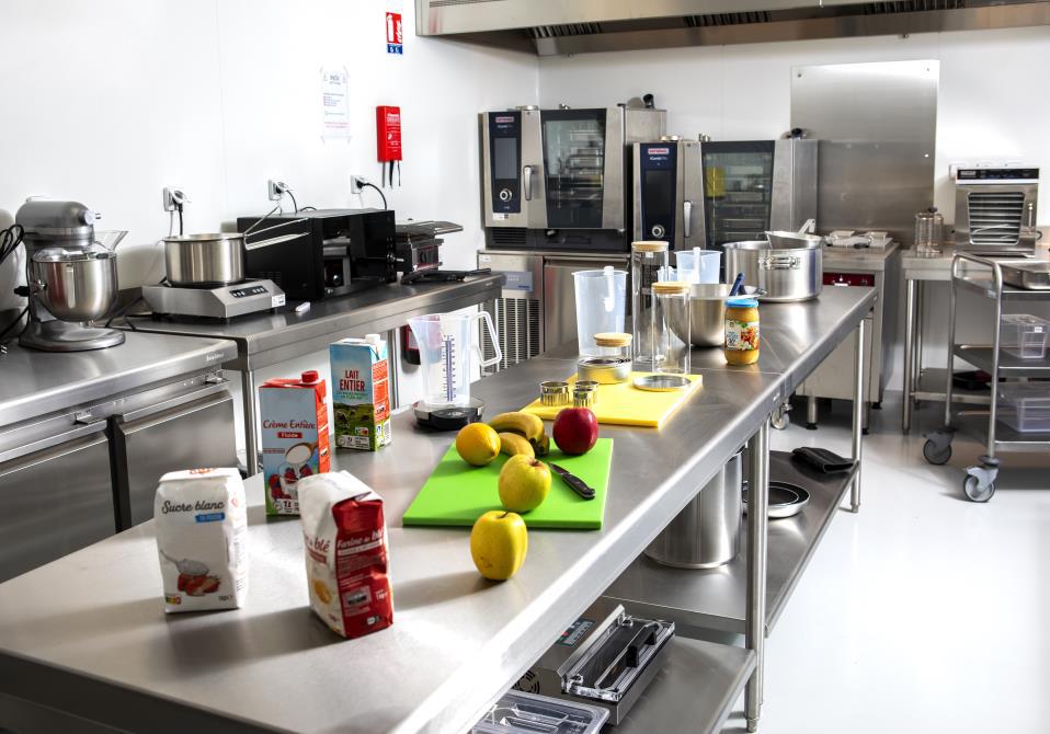 À louer – 300 m² de laboratoires avec box privatifs de 10 m² au sein de Protopia à Evry-Courcouronnes – Essonne (91)