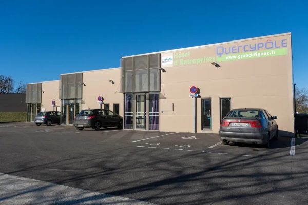 À louer – 4 Bureaux de 50 m² dans un Hôtel d’Entreprises de la Zone d’Activités Quercypôle à Cambes – Lot (46)