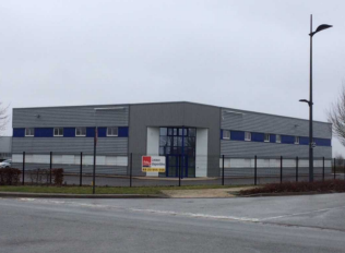 À louer / À vendre – locaux industriels non divisibles de 1 561 m² à Saint-Quentin