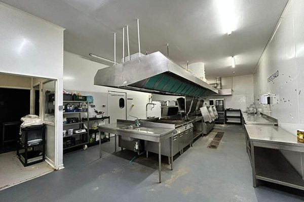 À Louer – Bâtiment Agroalimentaire de 2 450 m² à L&rsquo;Isle-sur-la-Sorgue –  Vaucluse (84)