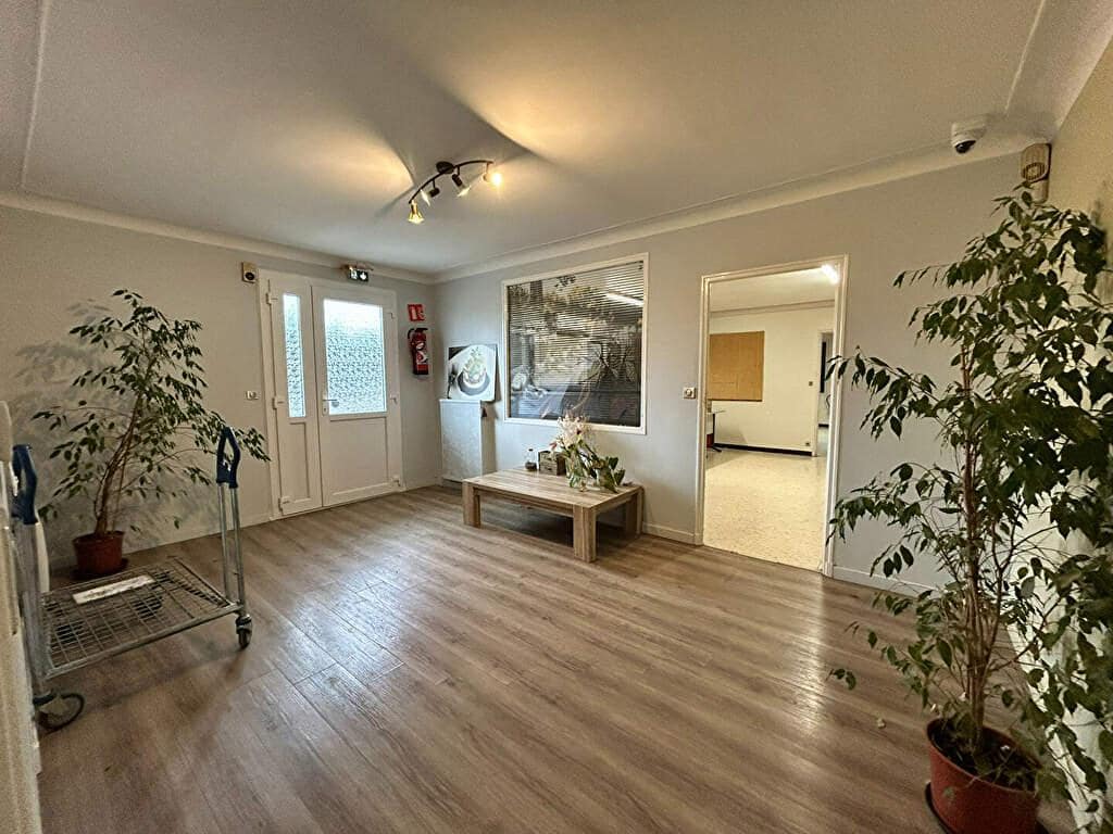 À Louer – Bâtiment Agroalimentaire de 2 450 m² à L&rsquo;Isle-sur-la-Sorgue –  Vaucluse (84)