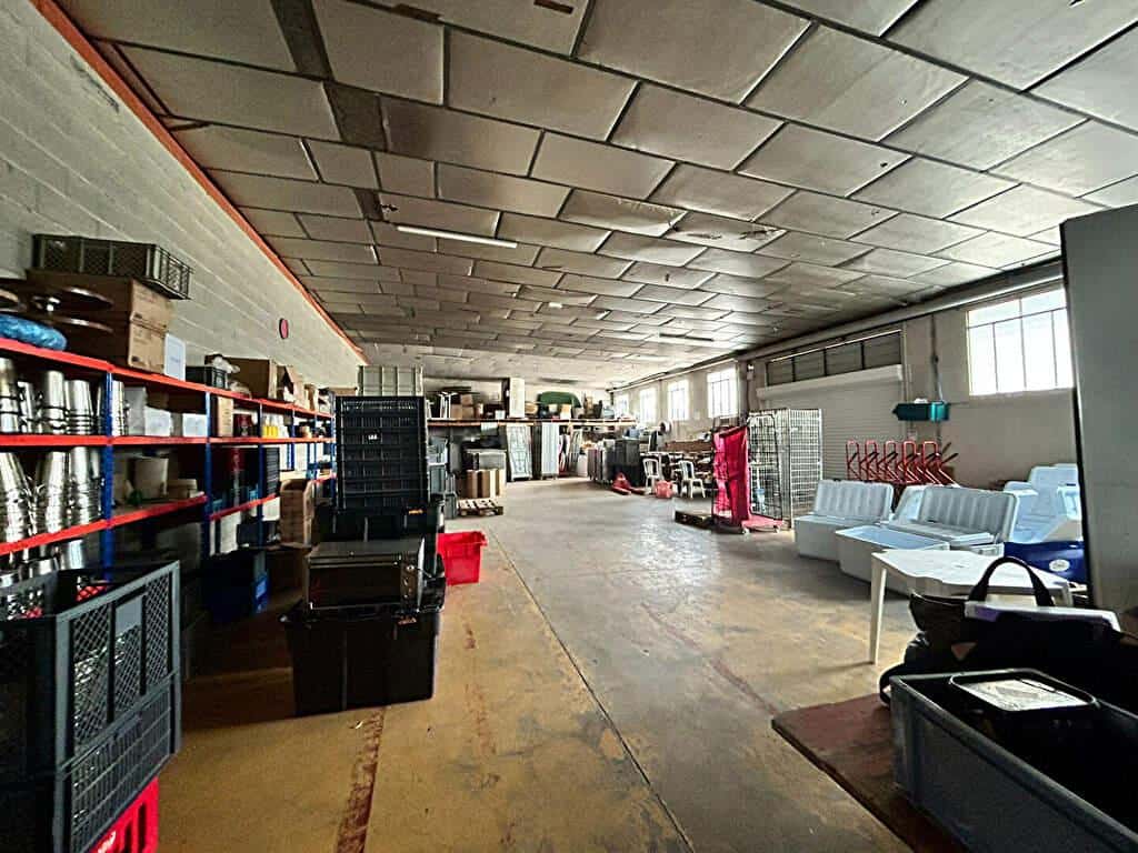 À Louer – Bâtiment Agroalimentaire de 2 450 m² à L&rsquo;Isle-sur-la-Sorgue –  Vaucluse (84)