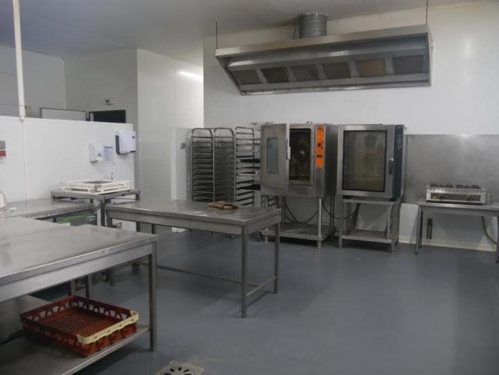 À Louer – Bâtiment Agroalimentaire de 2 450 m² à L&rsquo;Isle-sur-la-Sorgue –  Vaucluse (84)