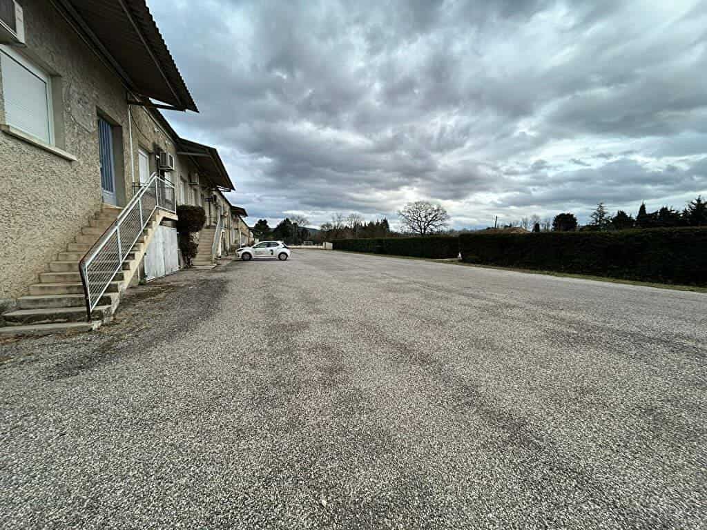 À Louer – Bâtiment Agroalimentaire de 2 450 m² à L&rsquo;Isle-sur-la-Sorgue –  Vaucluse (84)