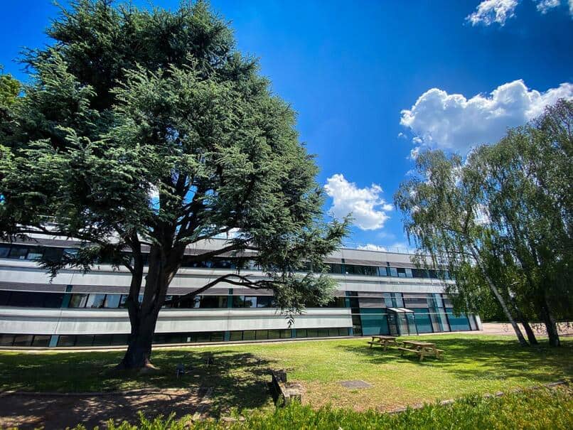 À louer – Bâtiment Industriel de 4 200 m² à proximité de Rouen – Seine-Maritime (76)