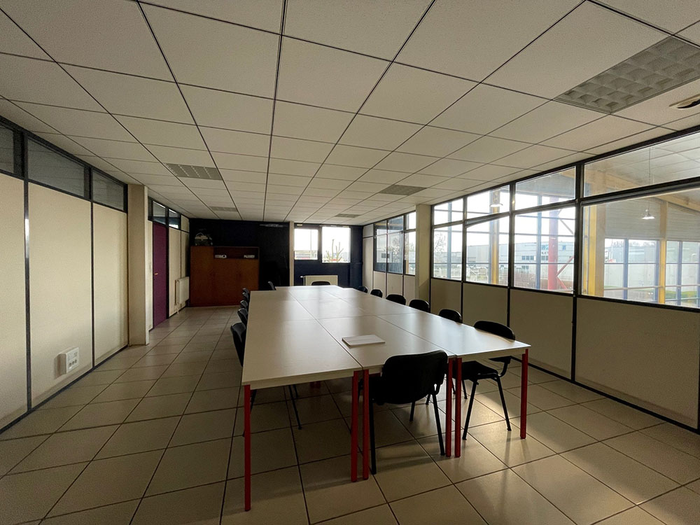 À louer – Bâtiment Industriel de 5 000 m² – Zone Marcel Doret, Calais (62)