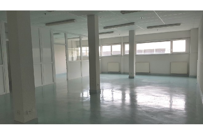 À louer – Bureau de 1400 m² à Saint-Florent-sur Cher (18)