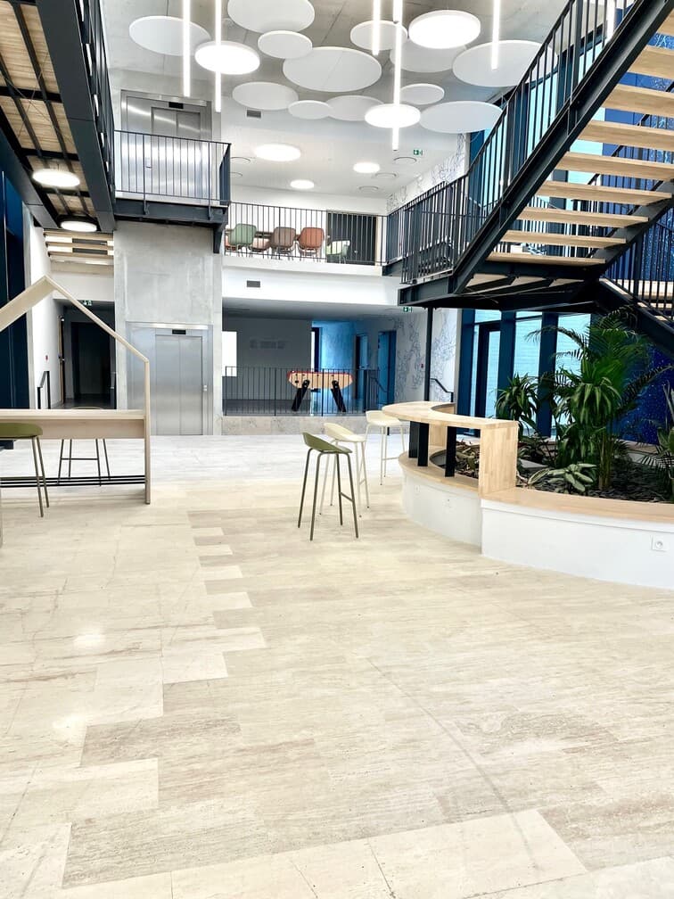 À louer – Bureaux à partir de 140 m² dédiés aux studios de développement au sein de la Cité Créative de Montpellier – Hérault (34)