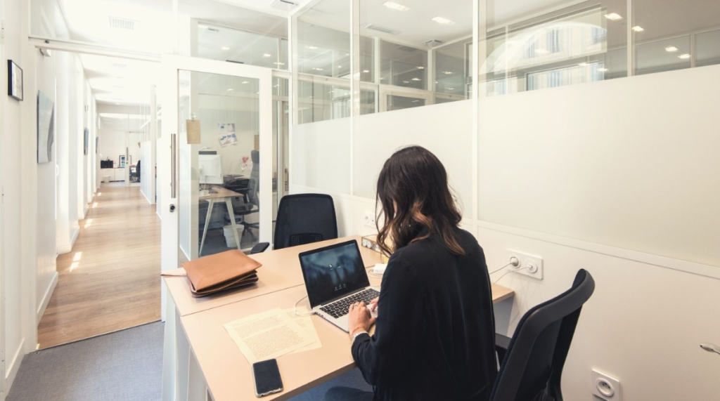 À louer – Bureaux à partir de 20 m² dans la Babel Community dans la Quartiers Central des Affaires Euroméditerranée – Marseille 2e Arrondissement