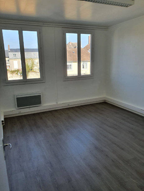 À louer – bureaux à partir de 39 m² à Compiègne, proche de Beauvais (60)