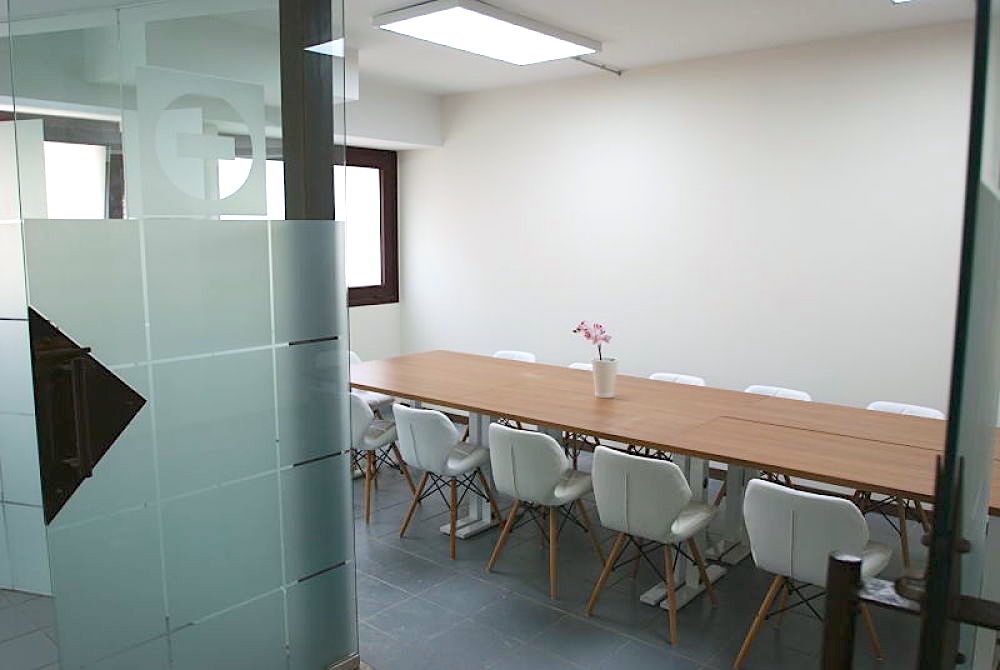 À louer – Bureaux au sein d&rsquo;un espace de Coworking de 1 000 m² à Andorre