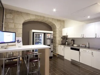 À louer – Bureaux dans un espace de coworking dans le parc d’activités Euroméditerranée – 2e arrondissement de Marseille (13)