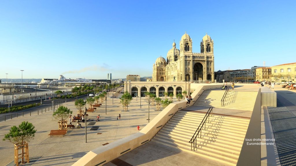 À louer – Bureaux dans un espace de coworking de 2 300 m² du Quartiers Central des Affaires Euroméditerranée – 2e arrondissement de Marseille