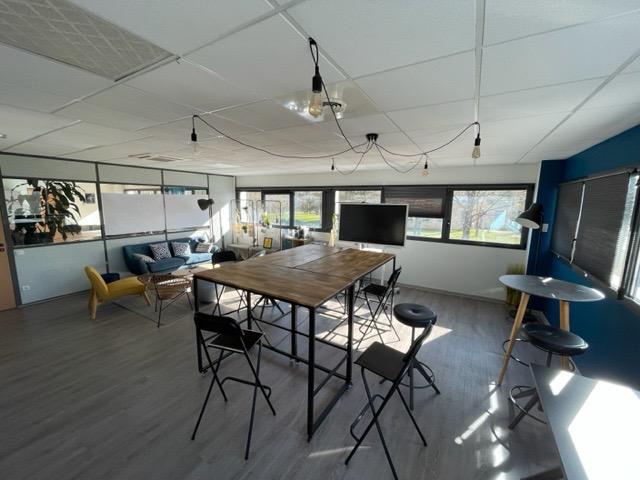 À Louer – Bureaux de 1 200 m² divisibles à Écuisses –  Saône-et-Loire (71)