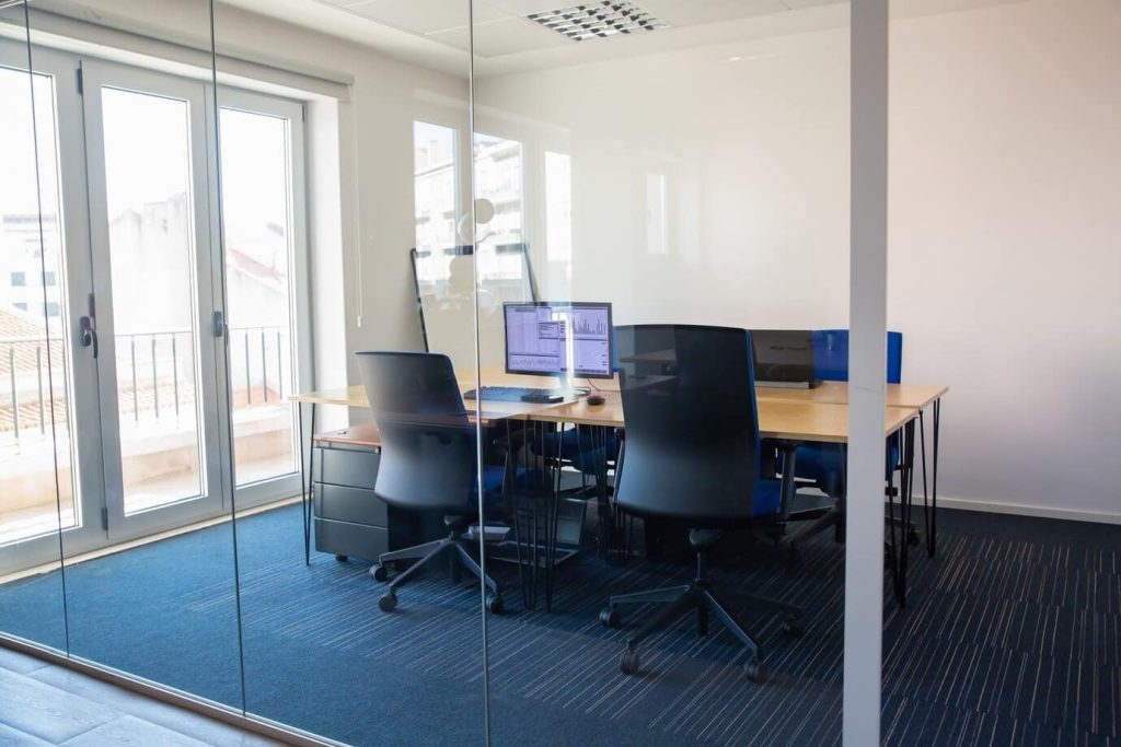 À louer – Bureaux de 100 m² à 200 m² dans le quartier Euroméditerranée de Marseille 1er arrondissement – Bouches-du-Rhône (13)