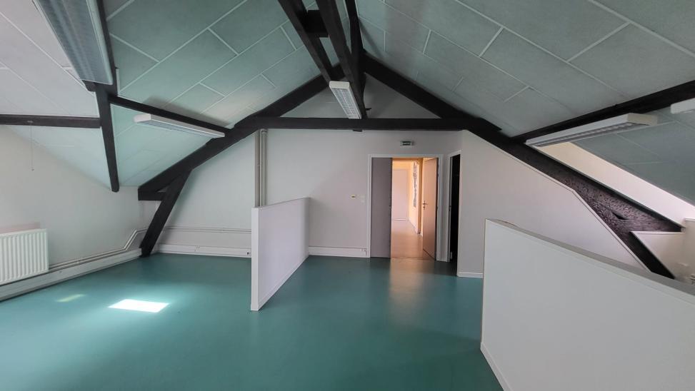 À louer – Bureaux de 13 à 73 m² dans un espace de coworking au Creusot – Saône-et-Loire (71)
