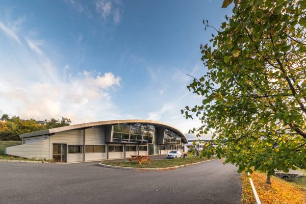 À louer – Bureaux de 16 à 18 m² et Atelier de 50 m² en Hôtel d’Entreprises à Mende – Lozère (48)