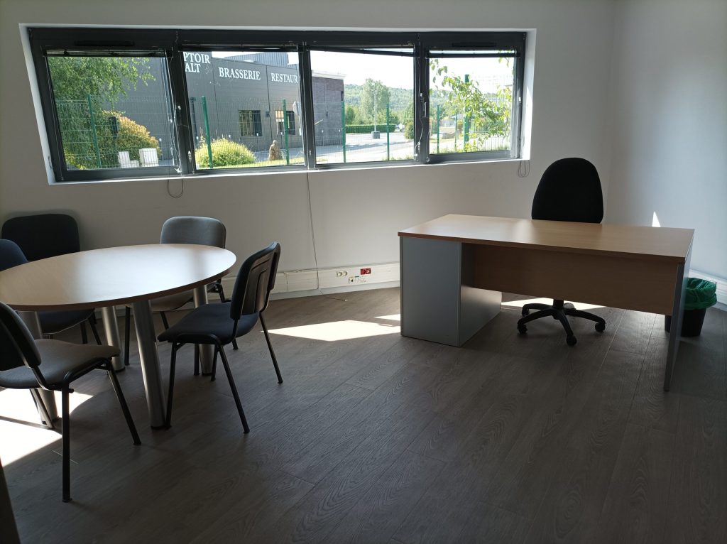 À louer – Bureaux de 18 à 25 m² en hôtel d&rsquo;entreprises au Val-de-Reuil – Eure (27)