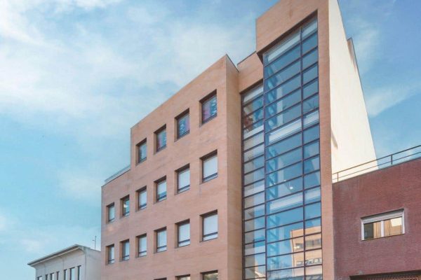À Louer – Bureaux de 2 399 m² dans le quartier Fuencarral à Madrid – Espagne