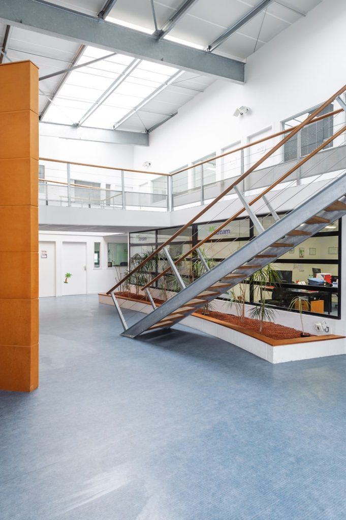 À louer – Bureaux de 20 à 100 m²  et ateliers de 60 à 330 m² en hôtel d’entreprises à proximité de Nantes – Pays de la Loire (44)