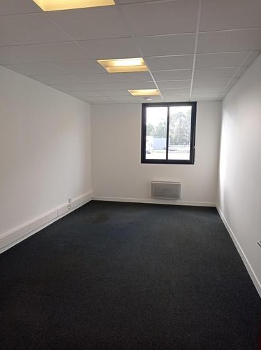 À louer – Bureaux de 20 à 100 m²  et ateliers de 60 à 330 m² en hôtel d’entreprises à proximité de Nantes – Pays de la Loire (44)