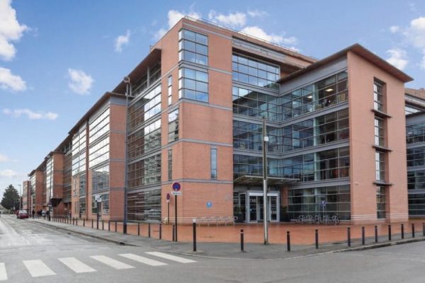 À louer – Bureaux de 350 à 2 020 m² à Ivry-sur-Seine – Val-de-Marne (94)