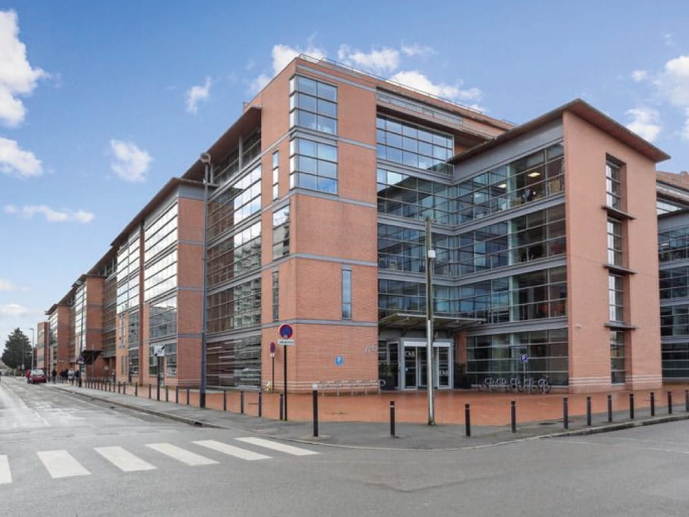 À louer – Bureaux de 350 à 2 020 m² à Ivry-sur-Seine – Val-de-Marne (94)